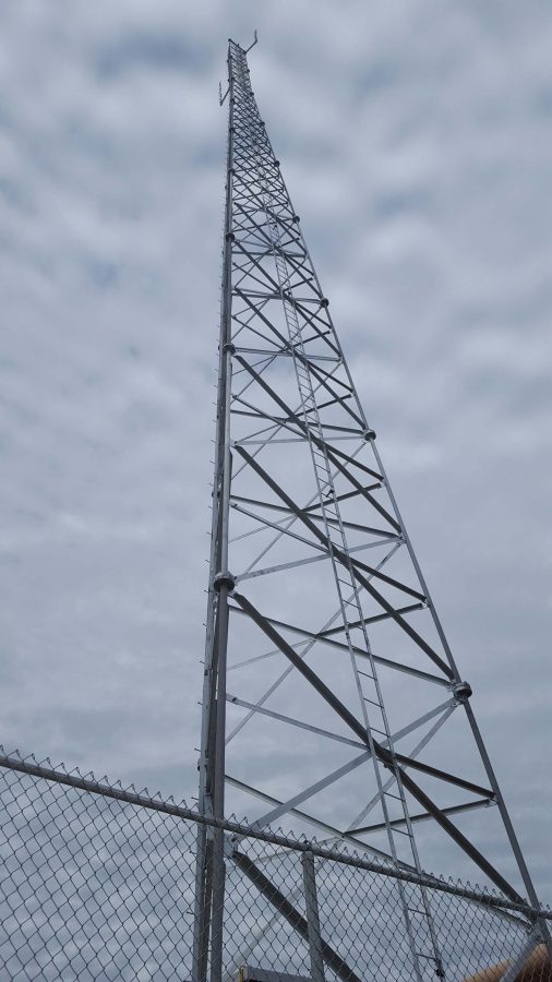 The new radio tower by the H-wing