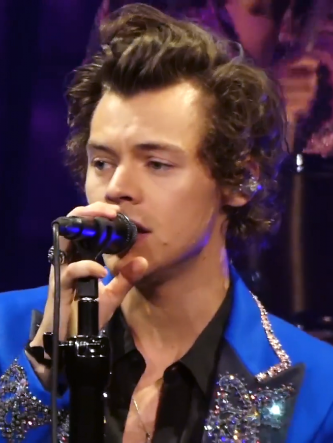 File:180612 Harry Styles Live On Tour in Nashville.png by itsloutual is licensed under CC BY 3.0