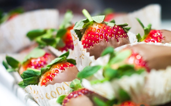 "Godiva's Chocolate Covered Strawberries" by ajagendorf25 is licensed under CC BY-NC 2.0