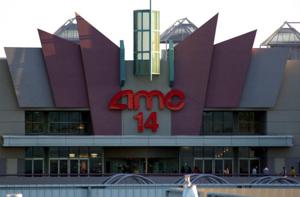 AMC 14 Movie Theater at the Camelback Esplanade by Al_HikesAZ is licensed under CC BY-NC 2.0