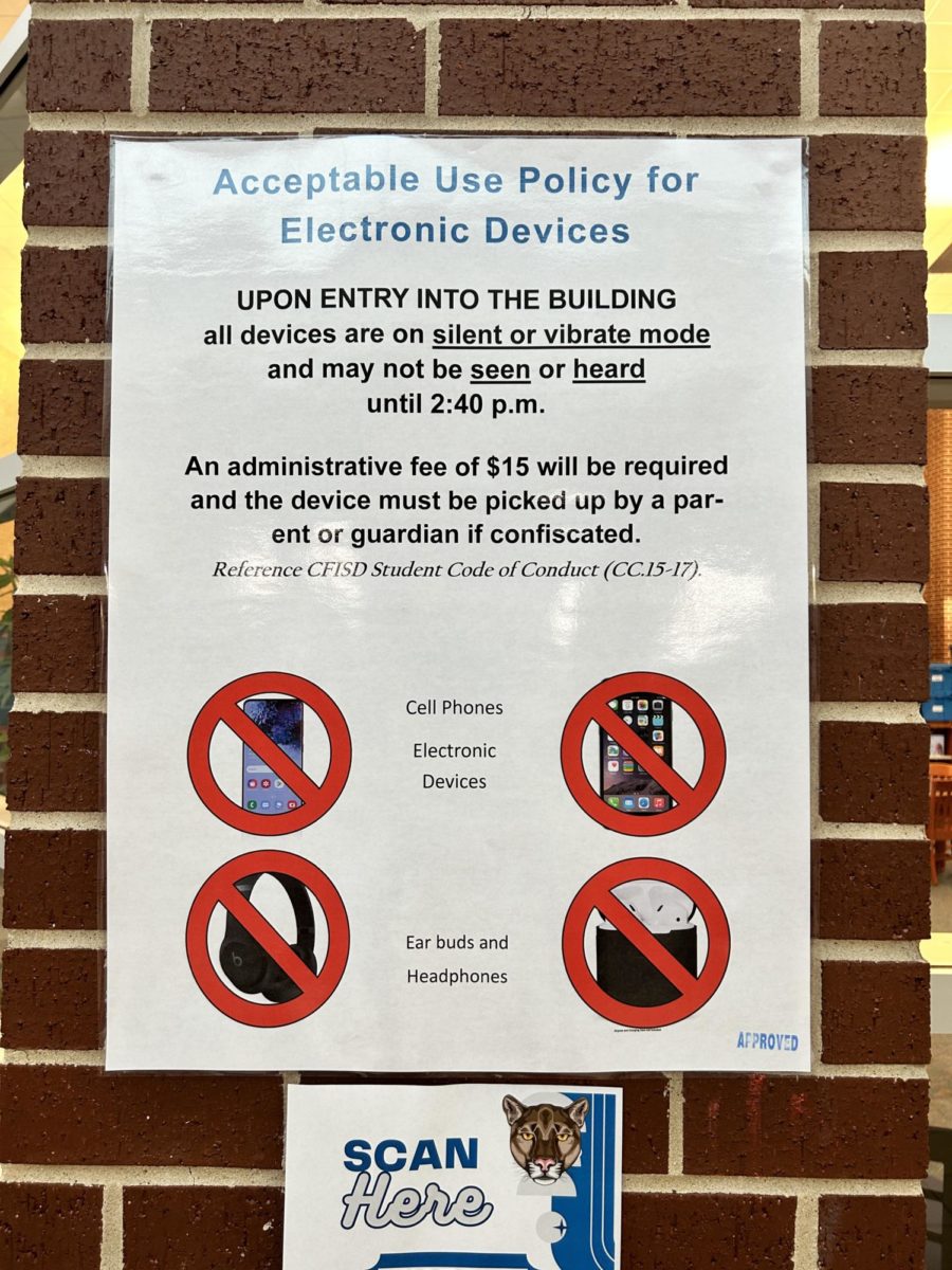 Posters explaining the new electronics policy went up around campus at the start of the 2023-2024 school year.