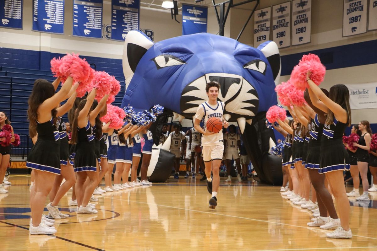 Dunk or Treat kicks off boys, girls basketball seasons